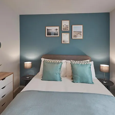 Host & - Shipwrights Apartment Whitby