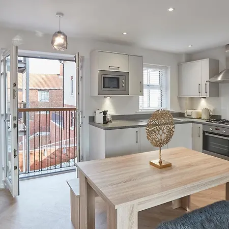 Host & - Shipwrights Apartment *