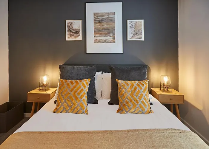 Host & - Shipwrights * Whitby