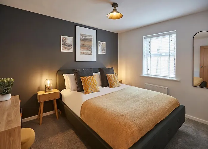 Host & - Shipwrights