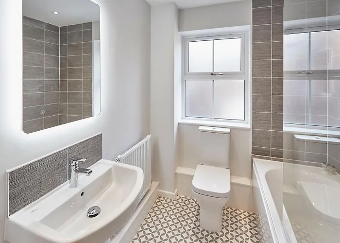 Host & - Shipwrights * Whitby